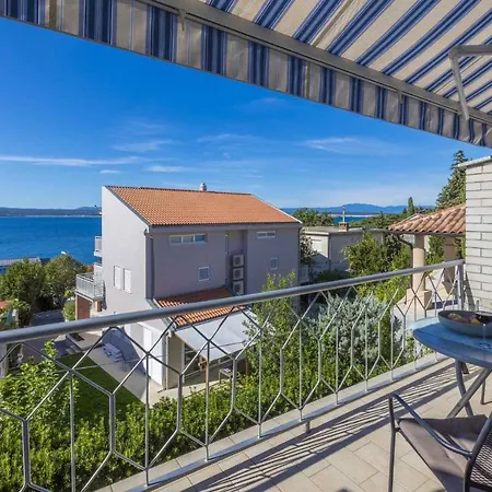 In Crikvenica Ii 公寓 *
