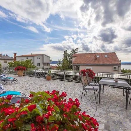 In Crikvenica Ii 公寓 *